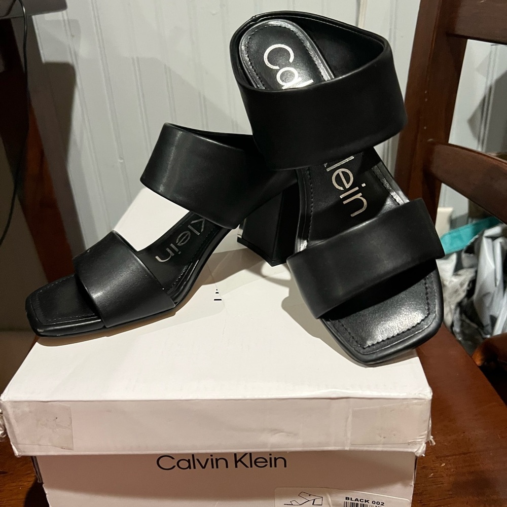 NWOT - Calvin Klein Women's Black Strappy Block Heel Sandals Size 6